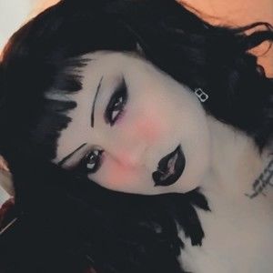 Meet your Posher, Michaela